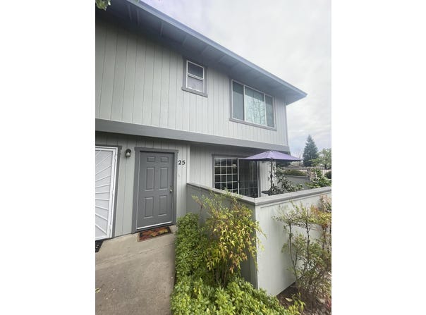 200 Ridgetop Drive, Redding, CA 96003
