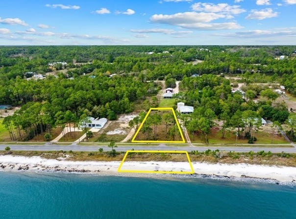 1905 Highway 98 W, Carrabelle, FL 32322