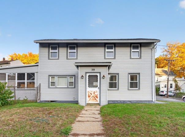 39 Valley St, Spencer, MA 01562