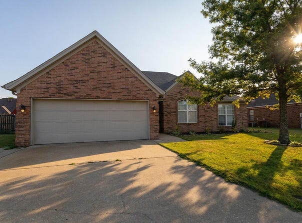 808 BELLE RIVE DRIVE, Marion, AR 72364