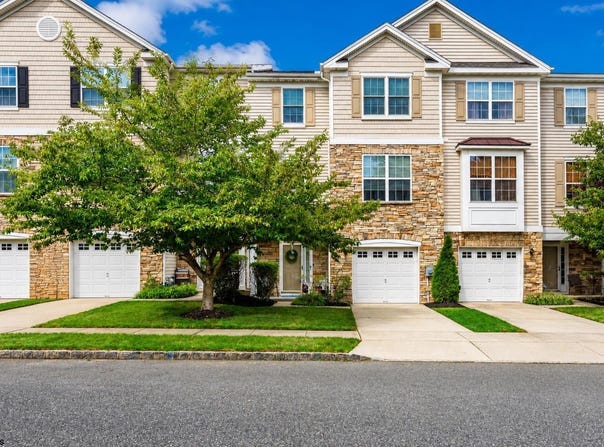 152 Acorn Dr, Mount Royal, NJ 08061