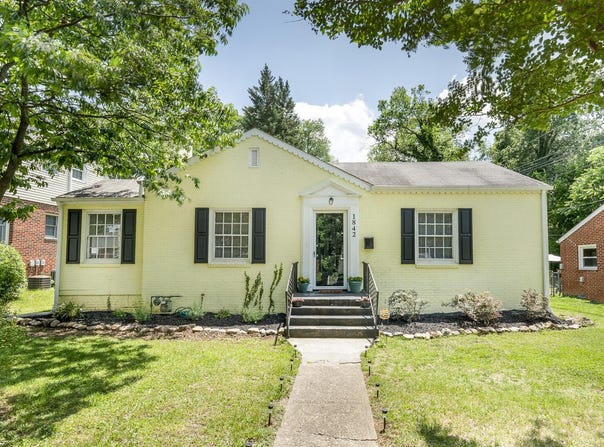 1842 Carlton SW, Roanoke, VA 24015
