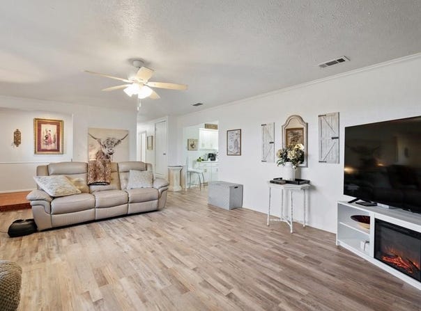 201 Colonial Cir, Athens (Area), TX 75751