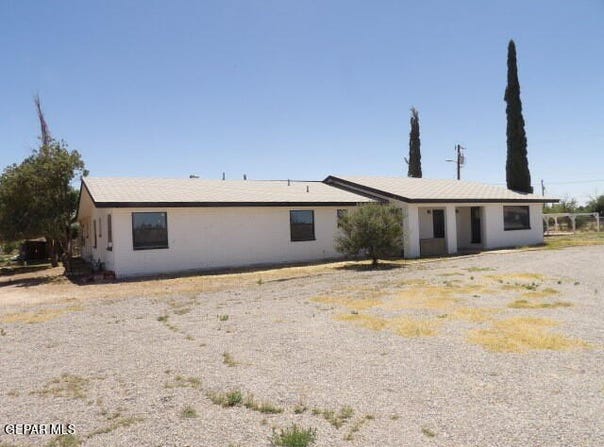 810 Gato Road, El Paso, TX 79932