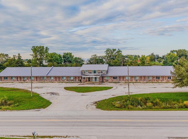 2010 E Main, Lamoni, IA 50140