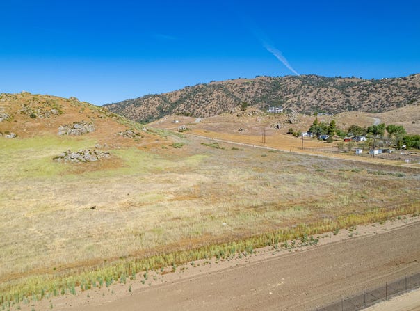 Edward Street, Tehachapi, CA 93561