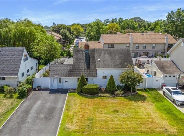 236 Duckpond Drive S, Wantagh, NY 11793