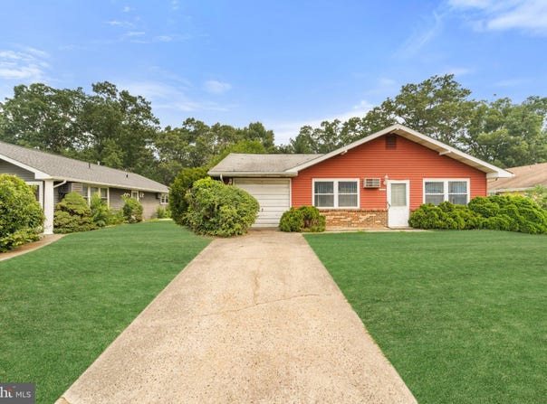 160 ELMTOWNE Boulevard, HAMMONTON, NJ 08037