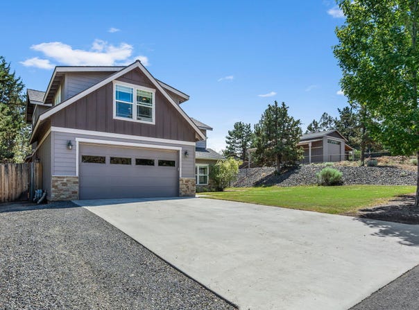 2850 SW 33rd Street, Redmond, OR 97756