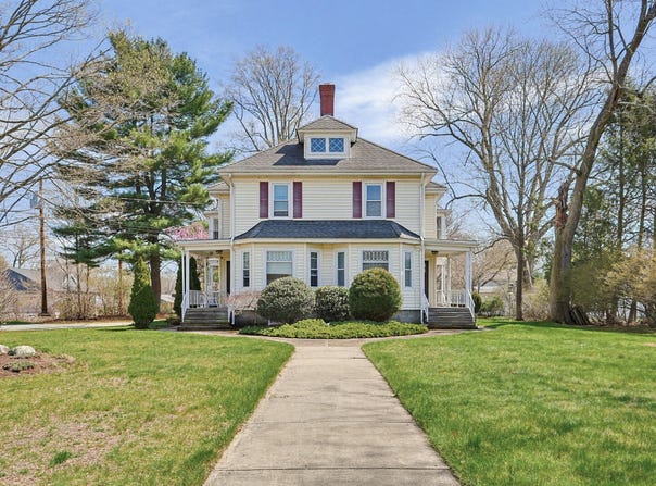 319 Central Ave, Seekonk, MA 02771