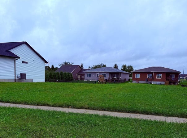 4216 Shocker Road, Cedar Falls, IA 50613
