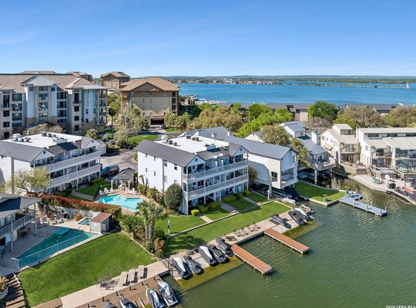 101 ISLAND DR, Horseshoe Bay, TX 78657