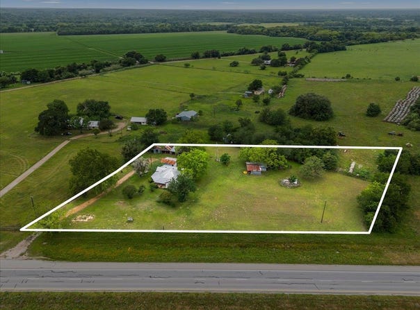 5612 HWY 71 E, Smithville, TX 78957