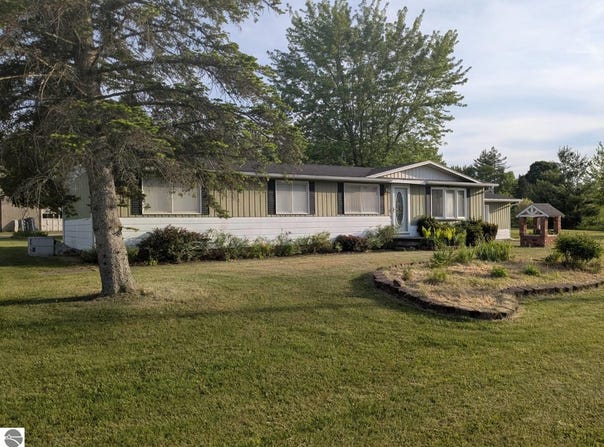 511 W Main Street, Hale, MI 48739