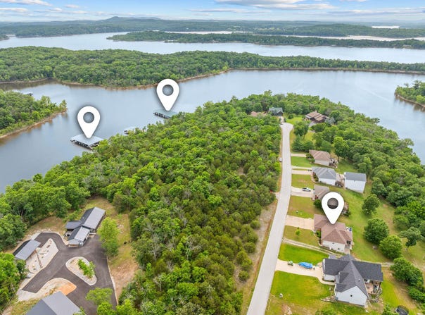 451 Uniqueville Lane, Lampe, MO 65681