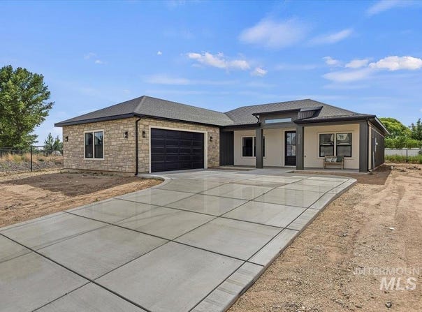 2005 Sparrow St, Rupert, ID 83350