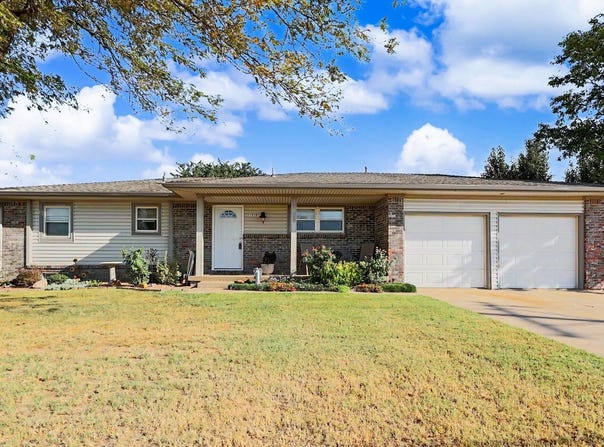 11310 W Macarthur Ave, Wichita, KS 67215