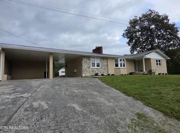 88 Tracy Ridge Rd, Middlesboro, KY 40965