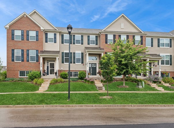 1612 Bentz Way, Batavia, IL 60510