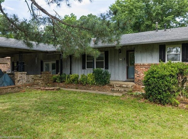 3 Hilltop PL, Van Buren, AR 72956