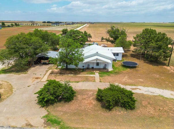 8503 E County Rd 5500, Idalou, TX 79329