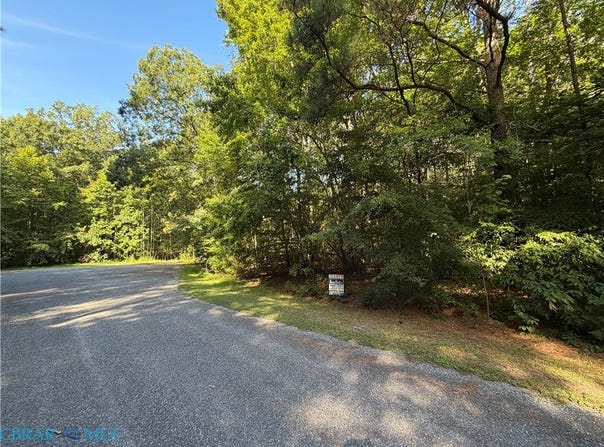 Riverboat Lane W, Hartfield, VA 23071