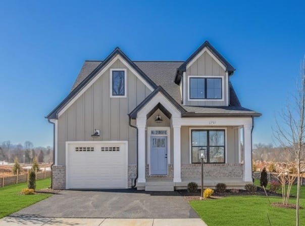21D WARDELL CREST, CHARLOTTESVILLE, VA 22902