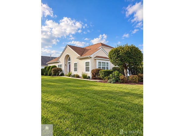 274 Valencia Drive, Monroe, NJ 08831