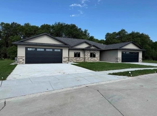 1508 Regency Circle N, Norfolk, NE 68701