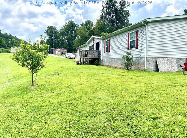 1407 WV-34, Hurricane, WV 25526