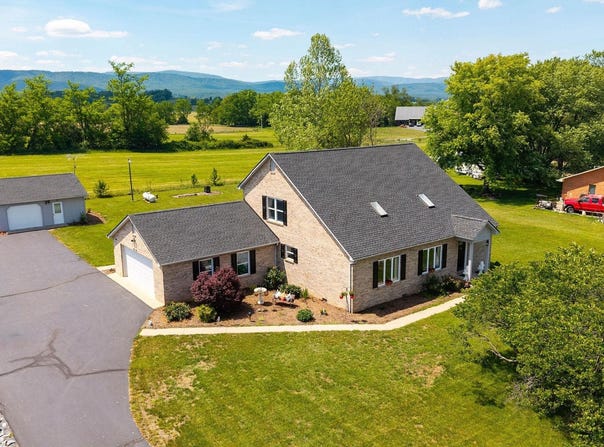 1802 N RIVER RD, Mount Solon, VA 22843