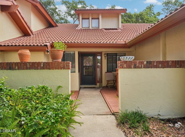 67 Village Circle, Palm Coast, FL 32164
