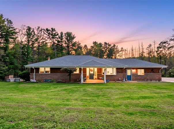 3059 Creekside Rd, Shelocta, PA 15701
