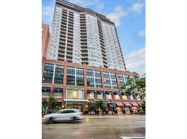 807 Davis Street, Evanston, IL 60201