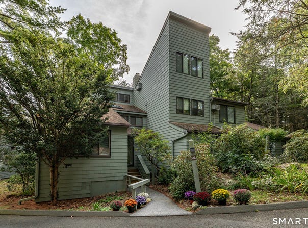 96 Woodside Circle, Torrington, CT 06790