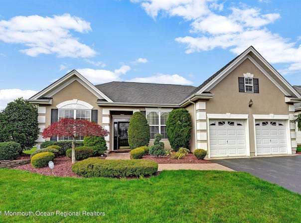 41 Portchester Drive, Jackson, NJ 08527