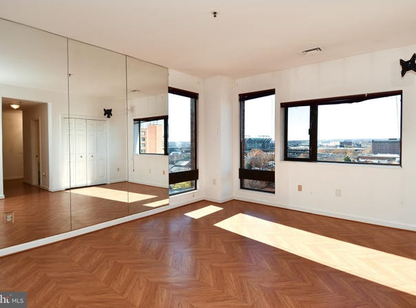 10 E LEE Street, BALTIMORE, MD 21202