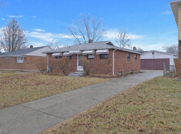 6377 Ledgebrook Drive, Brook Park, OH 44142