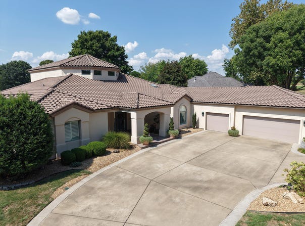 5181 S Stonehaven Drive, Springfield, MO 65809