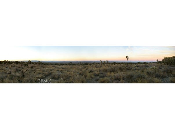 223 Avenue Y14, Llano, CA 93544