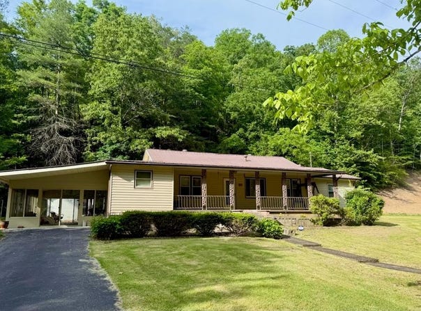 48 Ramey Fork, Raccoon, KY 41557