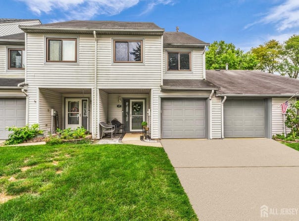 69 Lexington Circle, Old Bridge, NJ 07747