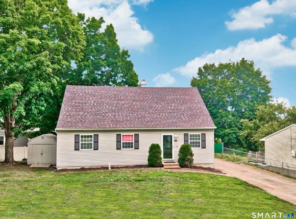 33 Red Robin Road, Naugatuck, CT 06770