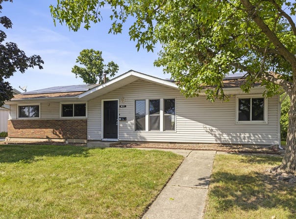 52 Beacon Avenue, Romeoville, IL 60446