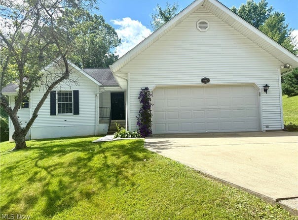 55794 Bel Haven, Bellaire, OH 43906