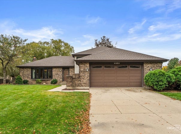 2213 Hamilton Lane, Darien, IL 60561
