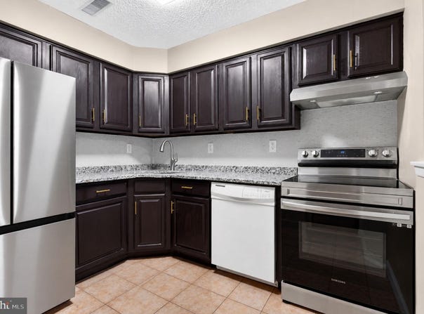 619 ASPEN Drive, PLAINSBORO, NJ 08536