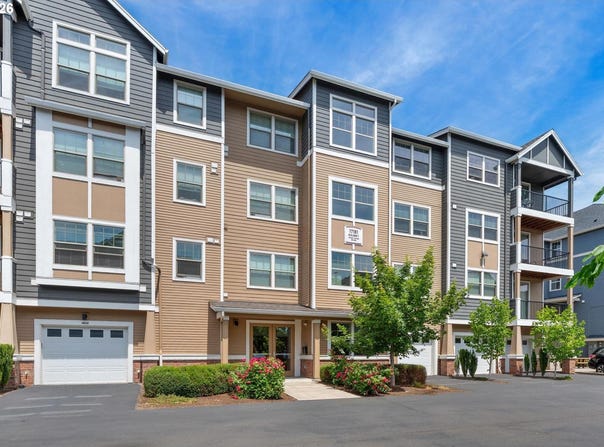 17181 SW SNOWDALE St, Beaverton, OR 97007