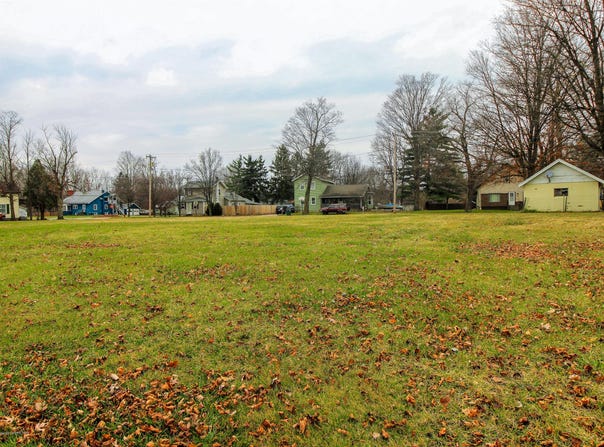 220 Dexter Road, Eaton Rapids, MI 48827