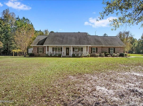 2118 Paulding Road, Leakesville, MS 39451